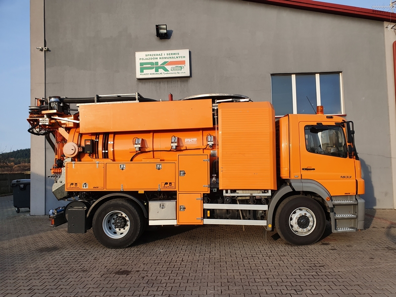 Pojazd dwu-funkcyjny typu Kombi
Typ:Mercedes-Benz 1833
Rok produkcji: 2005
Zabudowa: FFG Flensburg