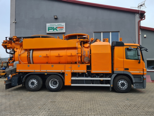 Pojazd z recyklingiem
Typ: Mercedes-Benz Actros 2544
Rok produkcji: 2009
Zabudowa: FFG Flensburg