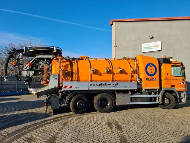 Pojazd dwu-funkcyjny typu Kombi
Typ:Mercedes-Benz 2541
Rok produkcji: 2004
Zabudowa: FFG Flensburg