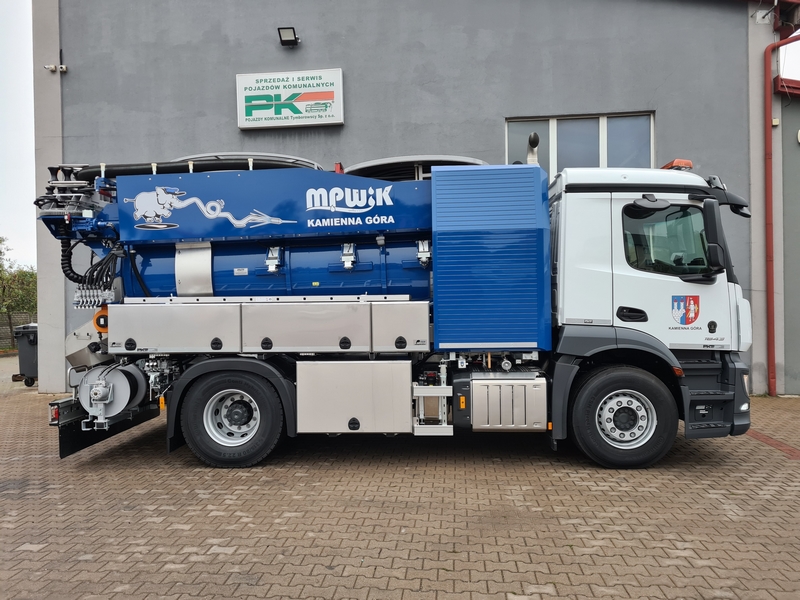 Pojazd dwu-funkcyjny typu Kombi
Typ:Mercedes-Benz Actros 1843
Rok produkcji: 2020(nowy)
Zabudowa: FFG Flensburg