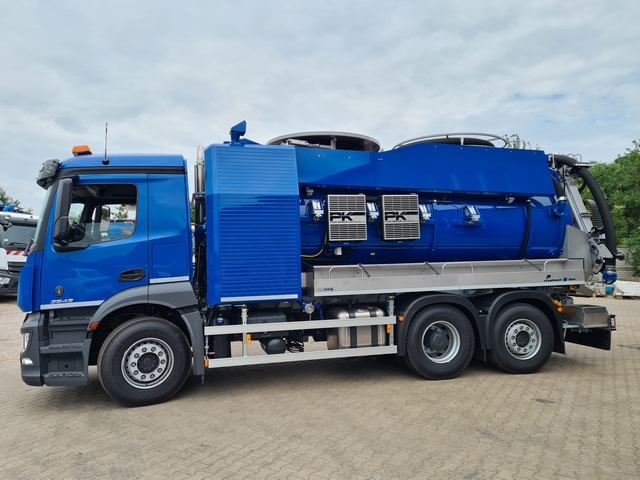 Pojazd dwu-funkcyjny typu Kombi
Typ:Mercedes-Benz Actros 2543
Rok produkcji: 2021(nowy)
Zabudowa: FFG Umwelttechnik