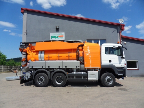 Pojazd z recyklingiem
Typ:MAN TGS 28.440 6x4
Rok produkcji: 2016 (nowy)
Zabudowa: FFG Flensburg