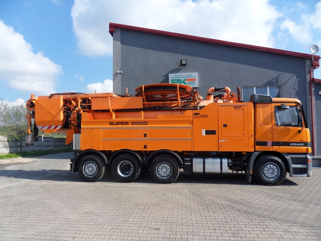 Pojazd z recyklingiem
Typ: MB 2546 8x2
Rok produkcji: 2003
Zabudowa: Wiedemann & Reichhardt